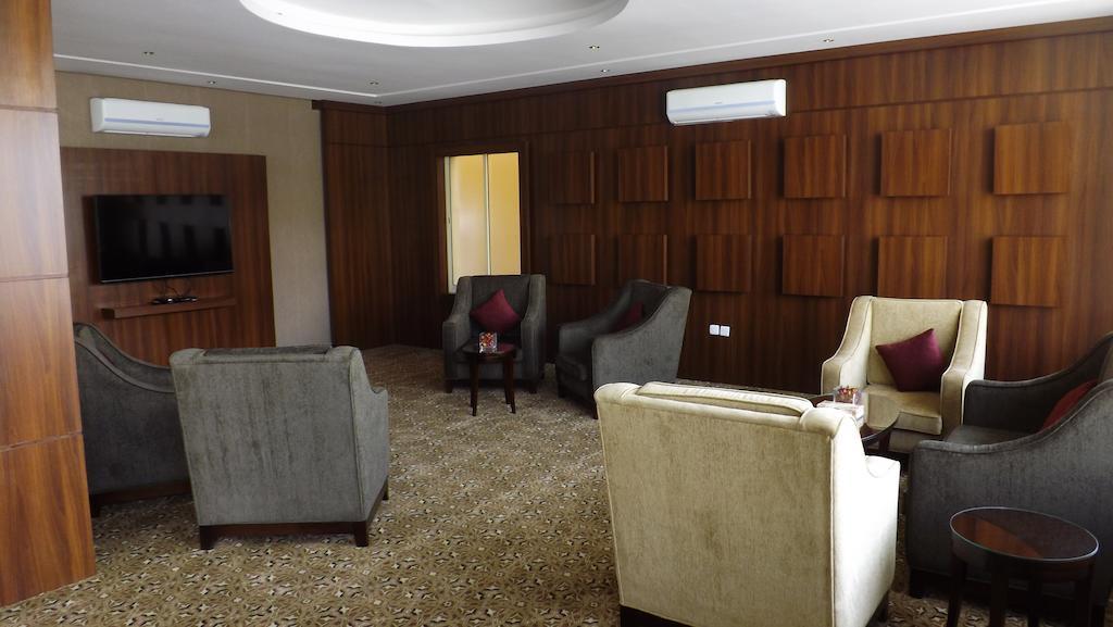 Baron Palace - Almasif Hotel Apartments Riad Exterior foto
